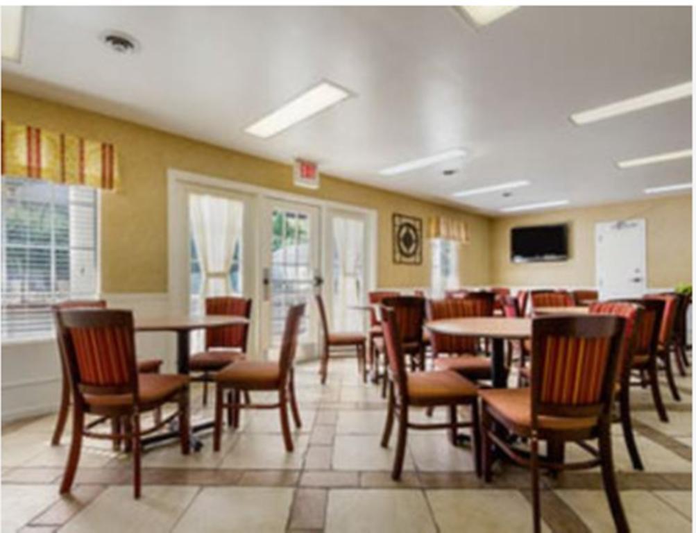Baymont By Wyndham Greenville Restoran gambar