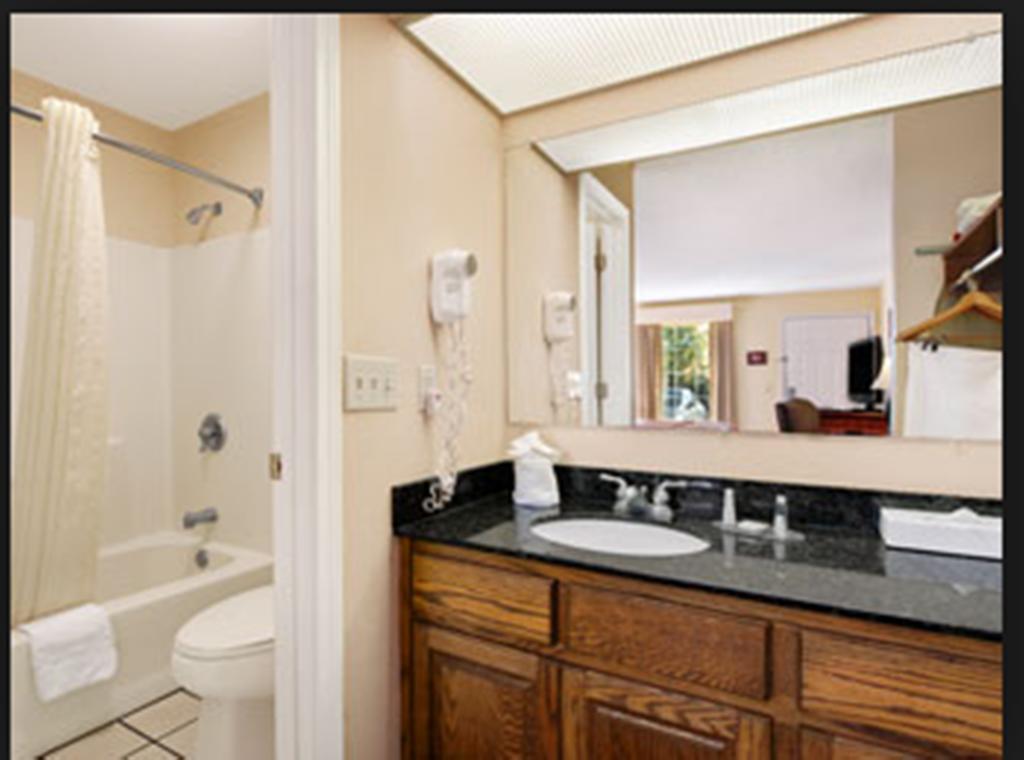 Baymont By Wyndham Greenville Bilik gambar